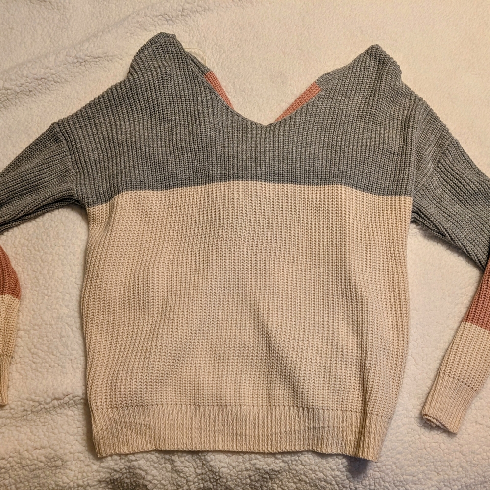 Colorblock V-Neck Sweater With Cute Back